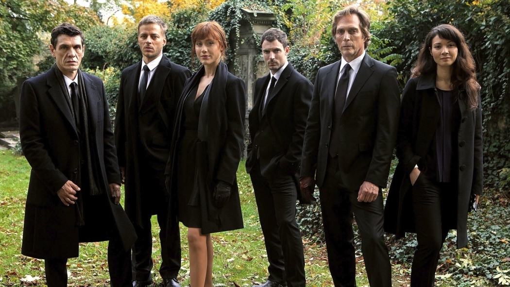 Crossing Lines 1. Sezon 1. Bölüm izle